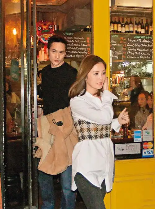 原创督促男友自立门户,传蔡卓妍撑石恒聪投资创业,嫁入豪门指日可待