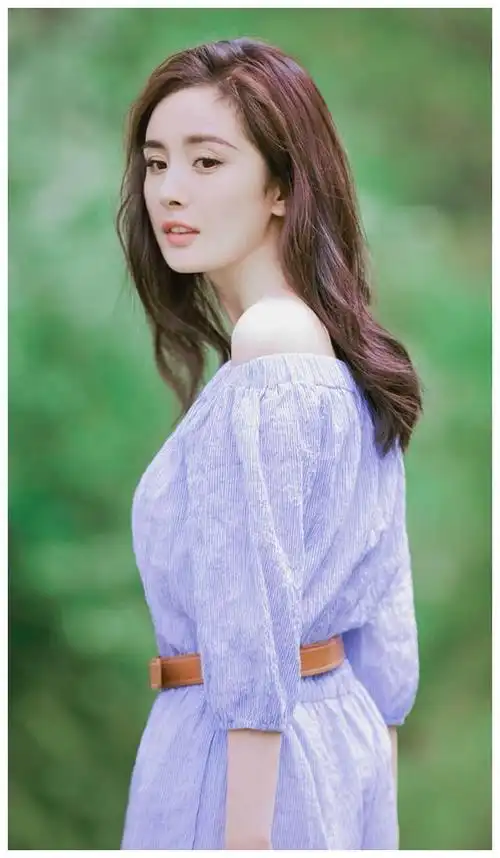 杨幂回眸瞬间精选图片美人回眸一笑我被迷的神魂颠倒