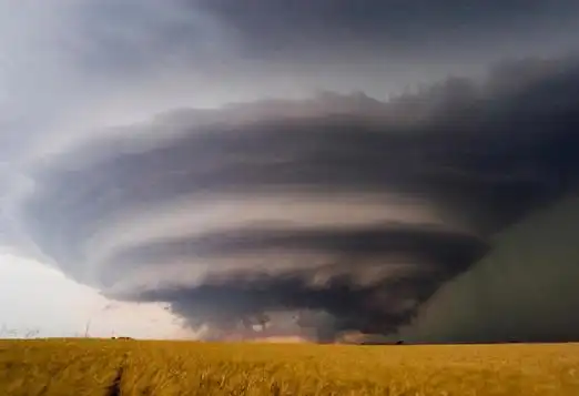 龙卷风图片真实照片 发现龙卷风袭来的征兆