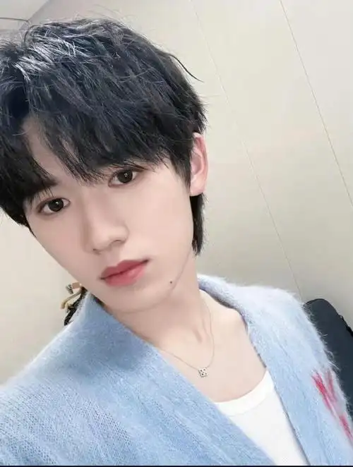 宋亚轩生日写真花絮图##宋亚轩最新怼脸自拍