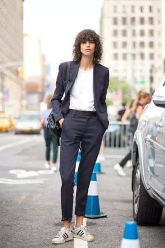 单品趋势|秋季女装小西装怎么搭配?