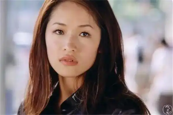 让人感触颇深的莫过于 陈永仁(梁朝伟)和他的前女友 may(萧亚轩)巧遇