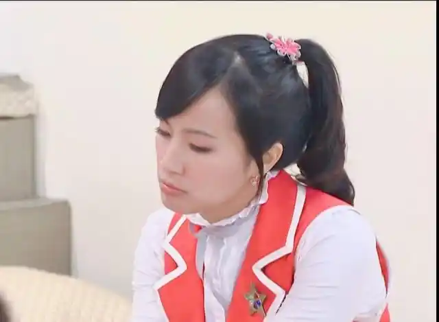 萌学园素材抱图关注