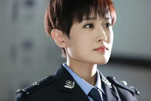 白夜追凶主题曲是谁唱的 才女刑警惊艳开嗓