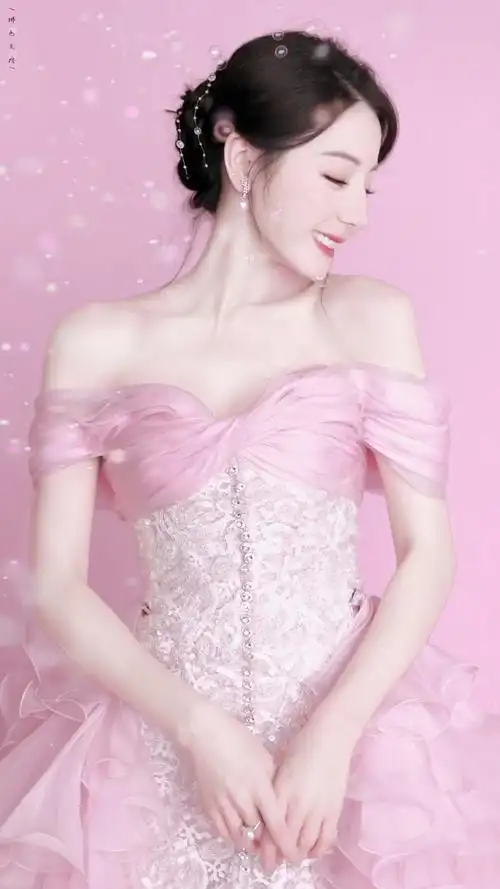 浅樱含情 嫣然动人94    好温柔好优雅 粉粉嫩冒仙气~    #迪丽热巴