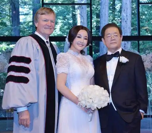 刘晓庆并未在她的每段婚姻中都选择要孩子.