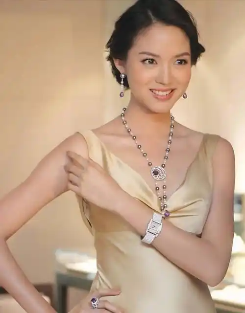 回顾世界小姐冠军张梓琳:拒绝嫁入30亿豪门家庭,今已是人生赢家