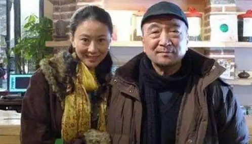 72岁李保田一家近照:妻子跟他恩爱了几十年,儿子和女儿都很低调