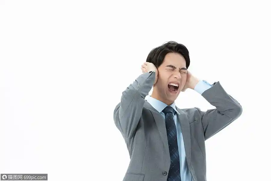 青年商务男性情绪爆发