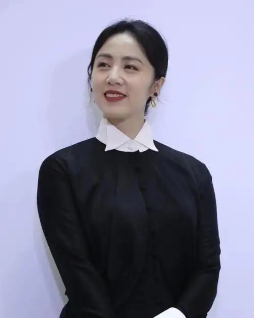 回顾孙莉嫁大6岁黄磊婚后连生三胎大女儿是他们夫妻俩的骄傲