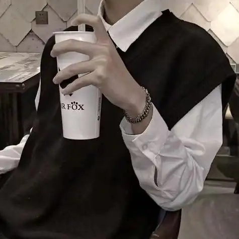 qq头像找图不易素质拿送花关注收藏希望喜欢男生半身