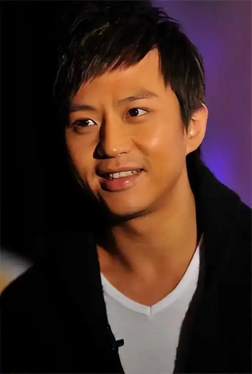 回顾暖心的邓超:姐姐省吃俭用供他读书,成名后给姐姐2