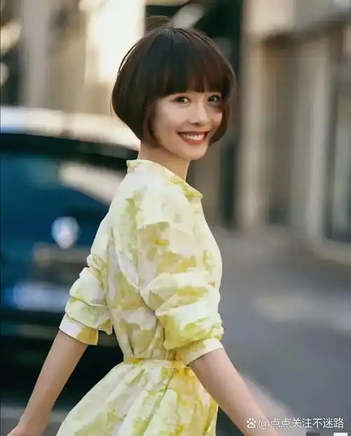 鲁豫1970年出生上海,身高1米64,据说她最胖的时候是110斤