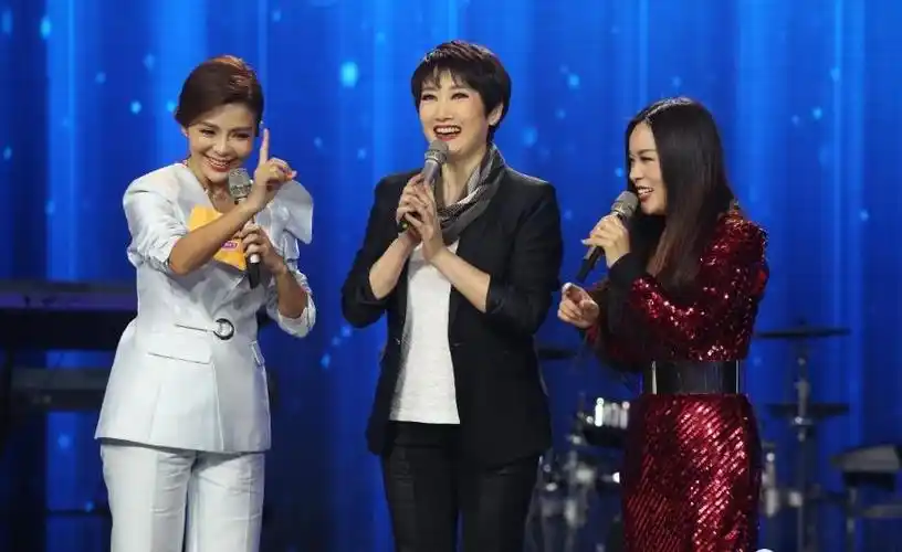 回顾《综艺大观》停播17年,6位主持人变化大,有人三婚有人被抓