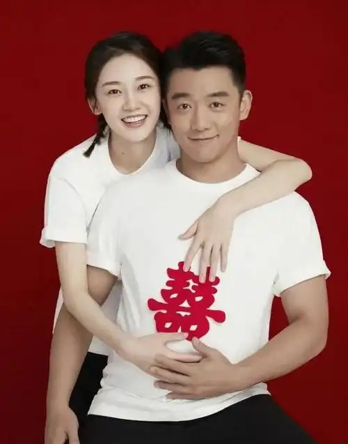 郑凯吴昕官宣结婚了吗(郑恺与"冯女郎"苗苗官宣结婚)(15)