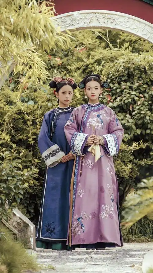 清宫剧里后妃服饰争奇斗艳但实际上清朝穿的很寡淡