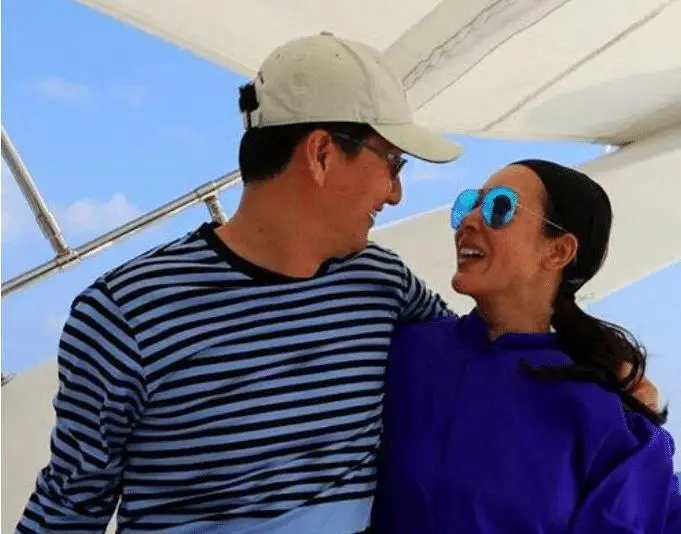 原创因抢那英一首歌而走红曾6次登上舞台被10亿富豪丈夫宠成公主