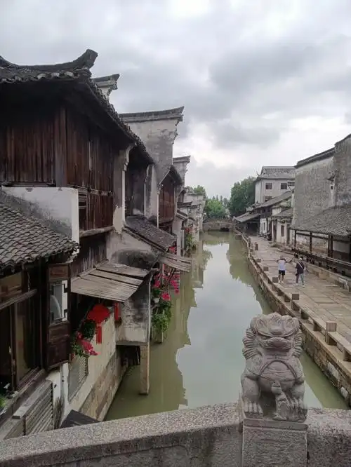 宝子们,我明天就要去学校报道啦,再浪最后一天,乌镇西栅一日游太喜欢