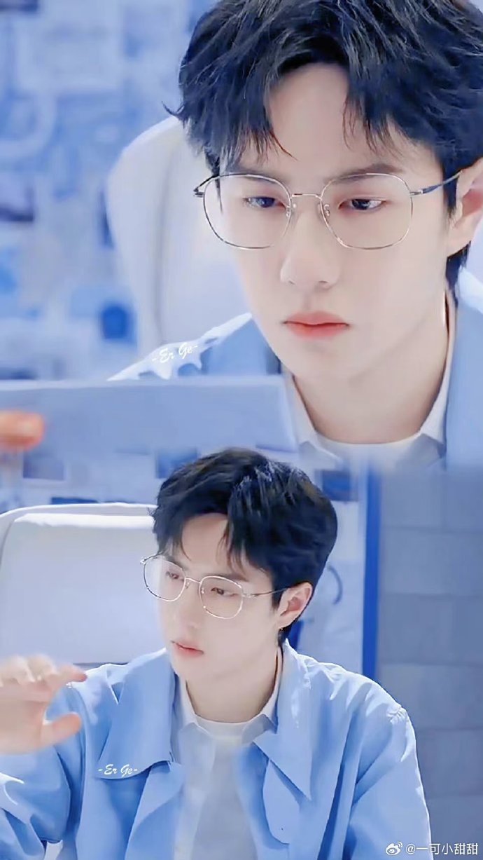 戴眼镜的一博超级好看#王一博