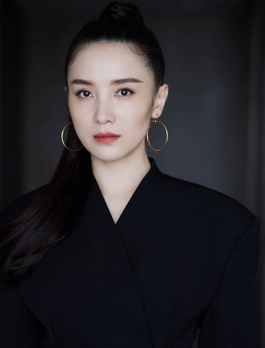 宋佳高马尾干练写真图片12