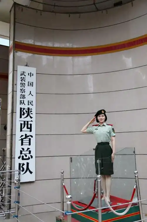 武警女兵