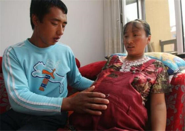 头胎双胞胎女儿,二胎是三胞胎,孩子生下后丈夫:前世拯救地球了