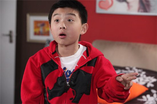 在我们小时候应该都看过一些小孩子演的电视剧吧,像《快乐星球》或者