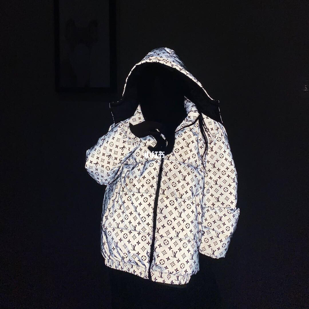 louisvuitton路易威登lv反光满印羽绒棉服_路易威登怎么样_棉服_好物