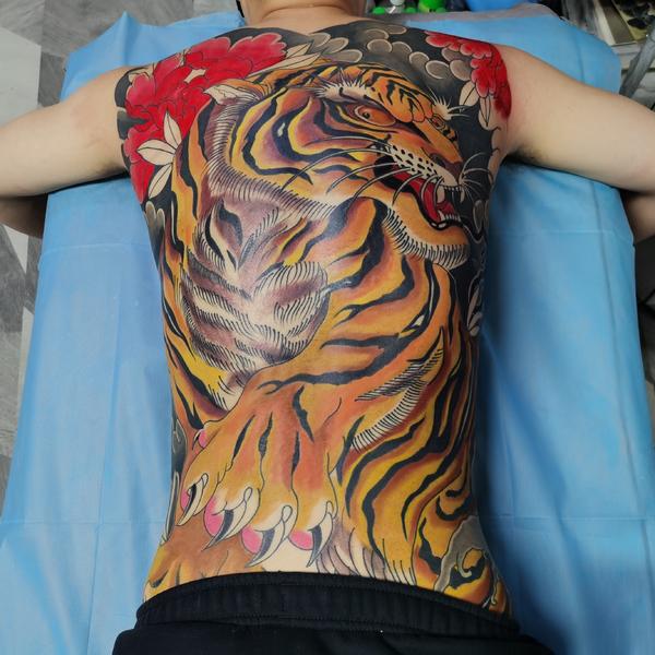满背虎_纹身吧社区 - 纹身大咖