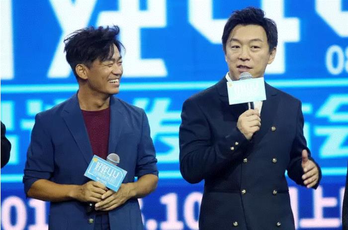 徐峥和黄渤,黄渤徐峥从戏里到戏外都是好兄弟啊_可可情感网