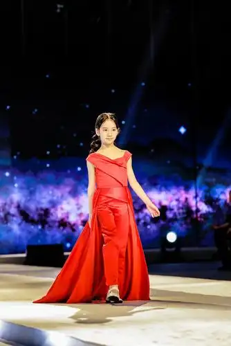 苏州万豪酒店2020岁未儿童服装模特走秀