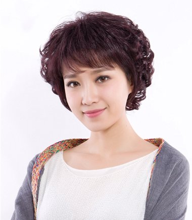 中老年短发烫发流程 老年妇女中短烫发发型