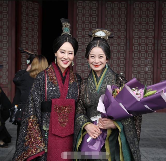 陈冲邬君梅再合体因合作末代皇帝结缘时隔多年友谊不变