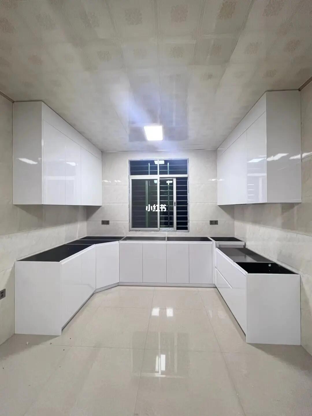 不锈钢高光白门板 不锈钢整体橱柜