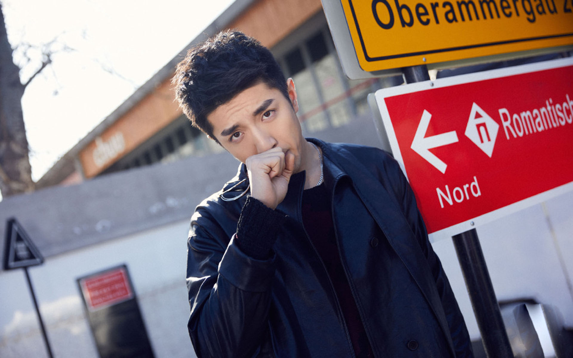 金瀚帅痞撩人时尚街拍图片桌面壁纸高清大图预览1920x1200_大陆明星