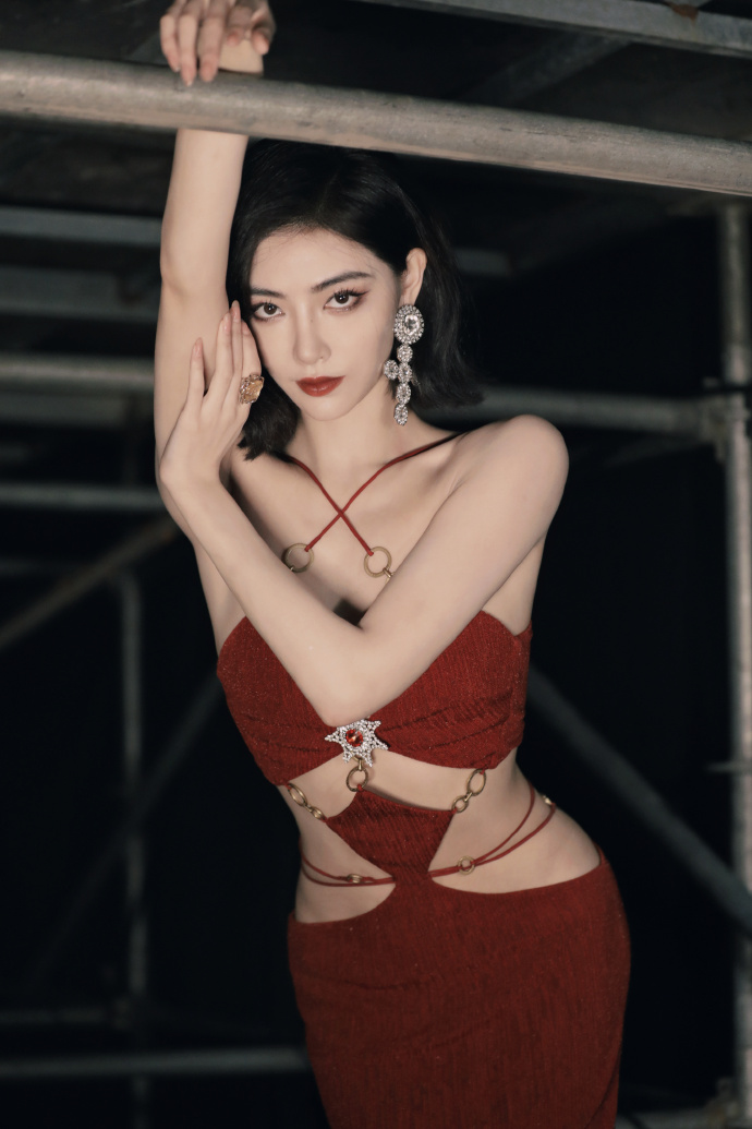 许佳琪0827生日快乐#许佳琪生日十八宫格写真～嘿嘿00  祝kiki扇照