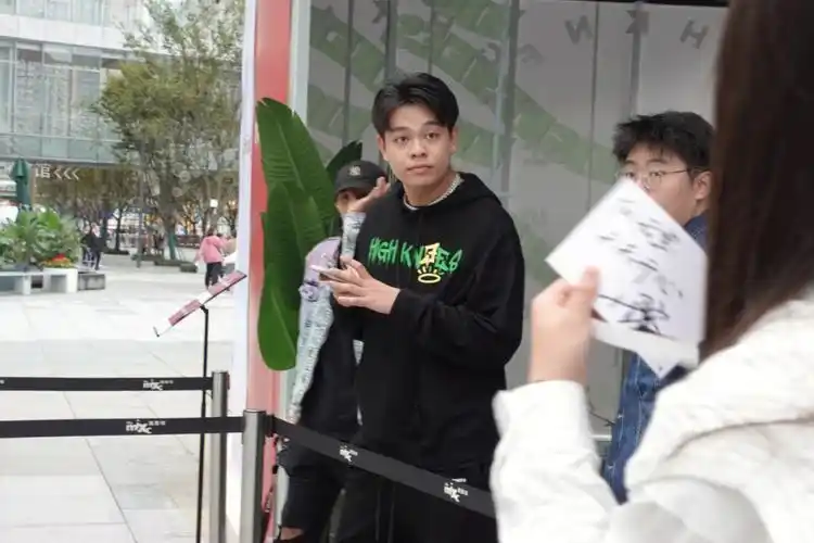 哈哈哈哈哈哈哈@cj周密