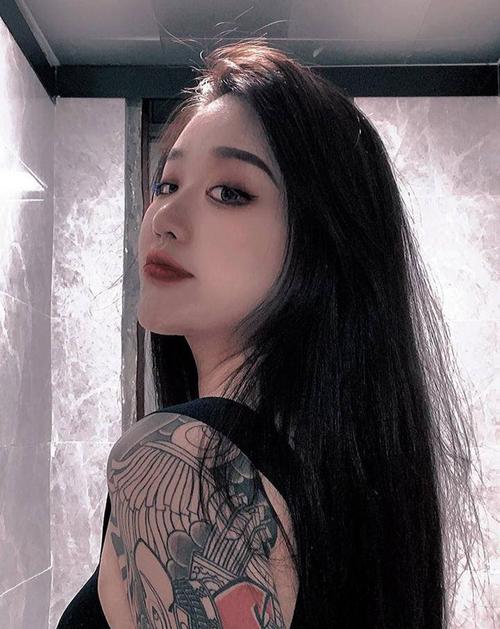 你的花臂小姐姐纹身图片_手臂老传统纹身图案tag标签:纹身师:延陵彫捷