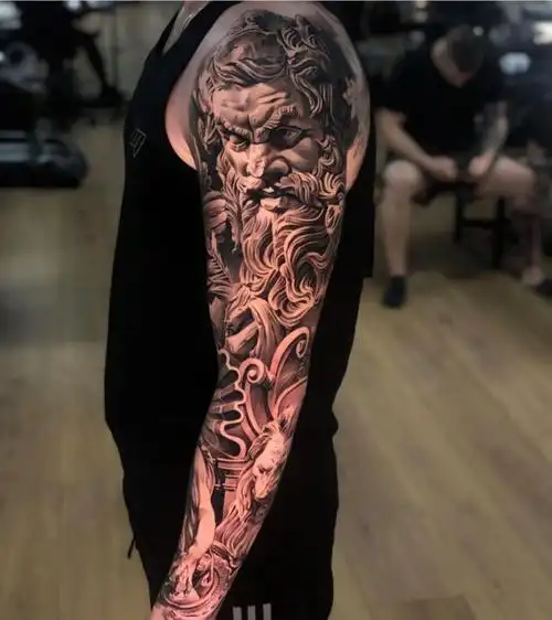 上海由龙纹身分享写实风格的花臂纹身图案欣赏