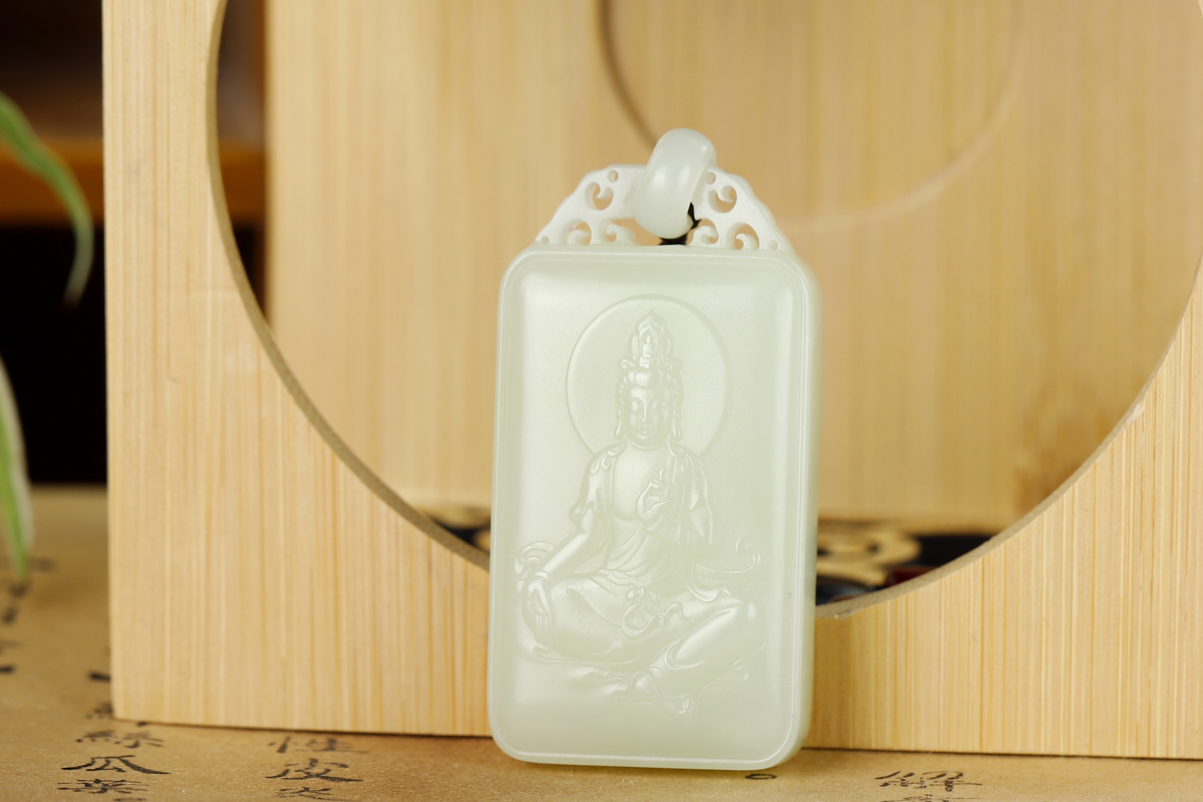 宋掌柜:男人适合戴什么样的和田玉呢?