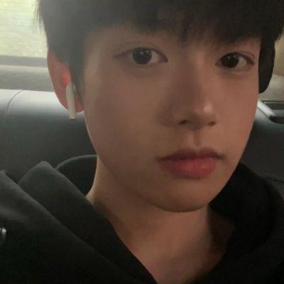 高冷男生帅气真人头像